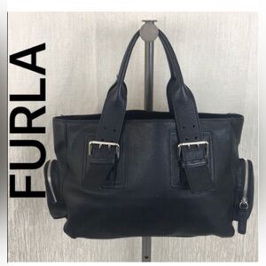 ⭐️ FURLA PEBBLE LEATHER SHOULDER BAG 💯AUTHENTIC